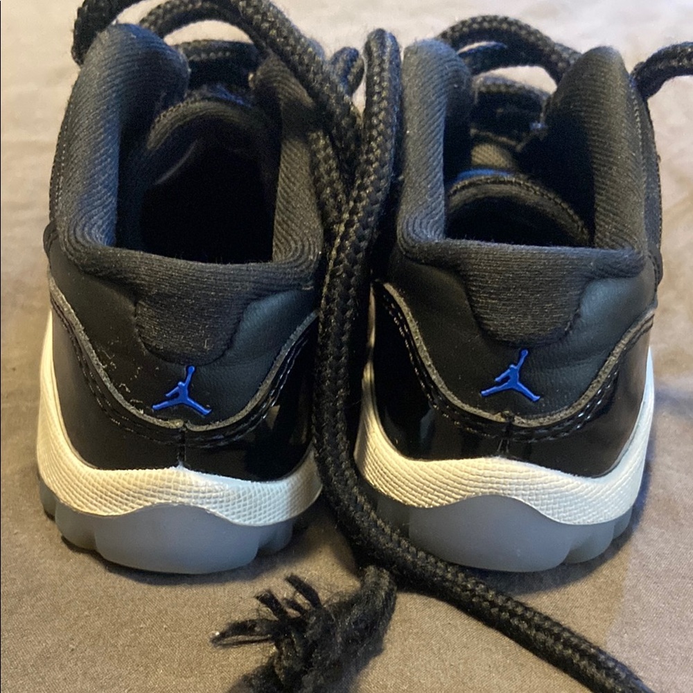 Jordan 11 Retro - Picture 4 of 6